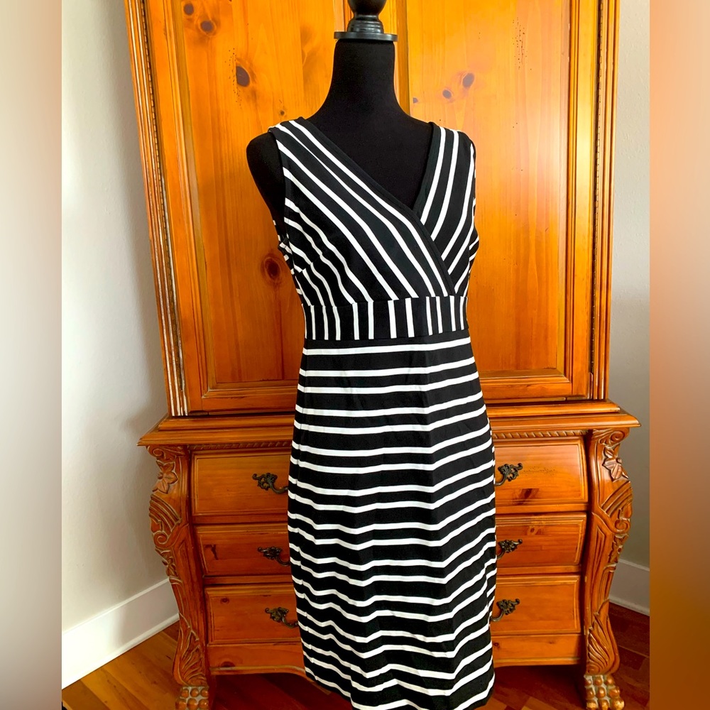 Ann Taylor Black and White Stripes sleeveless dress